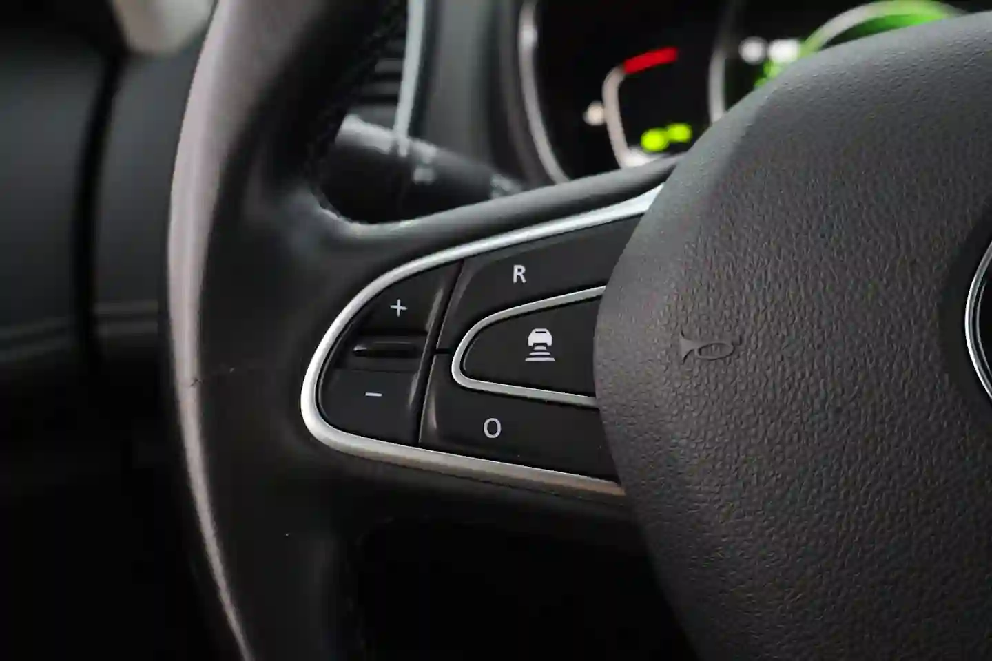 Car Image - FkRnbxb06chVx4R8wmGJx