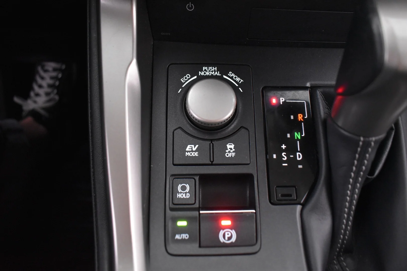 Car Image - 5LDkW0HM9KqIzTEA0MJ4PZ