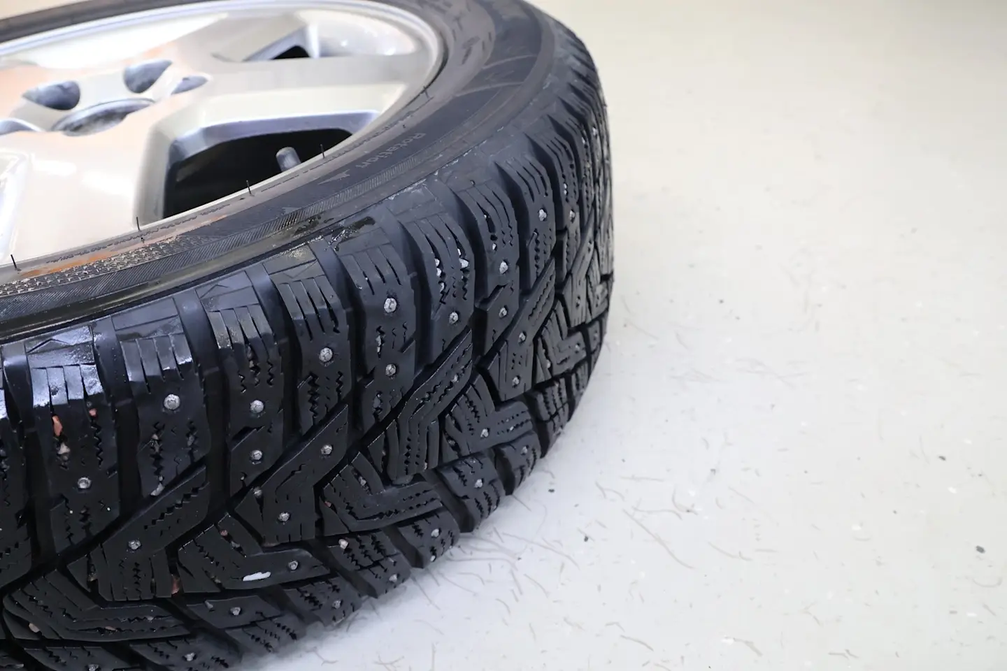 Car Image - 1vNmM4HdGLxh5pw69dmFtN