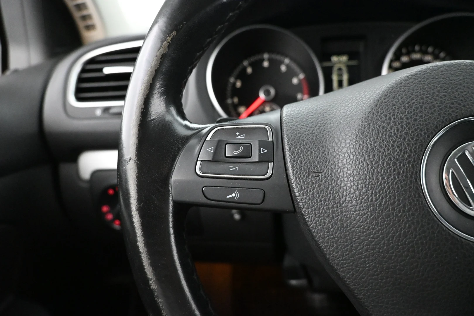 Car Image - Nz6VlDXkVubTryVsHzoJA