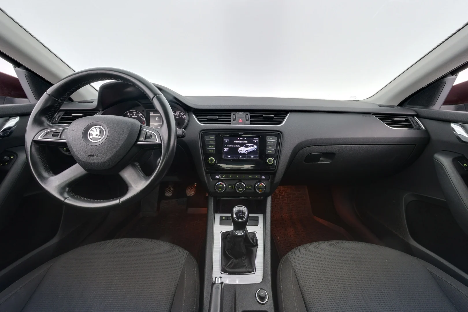 Car Image - UpwIIxLX0zZ3xnAeYUKkP