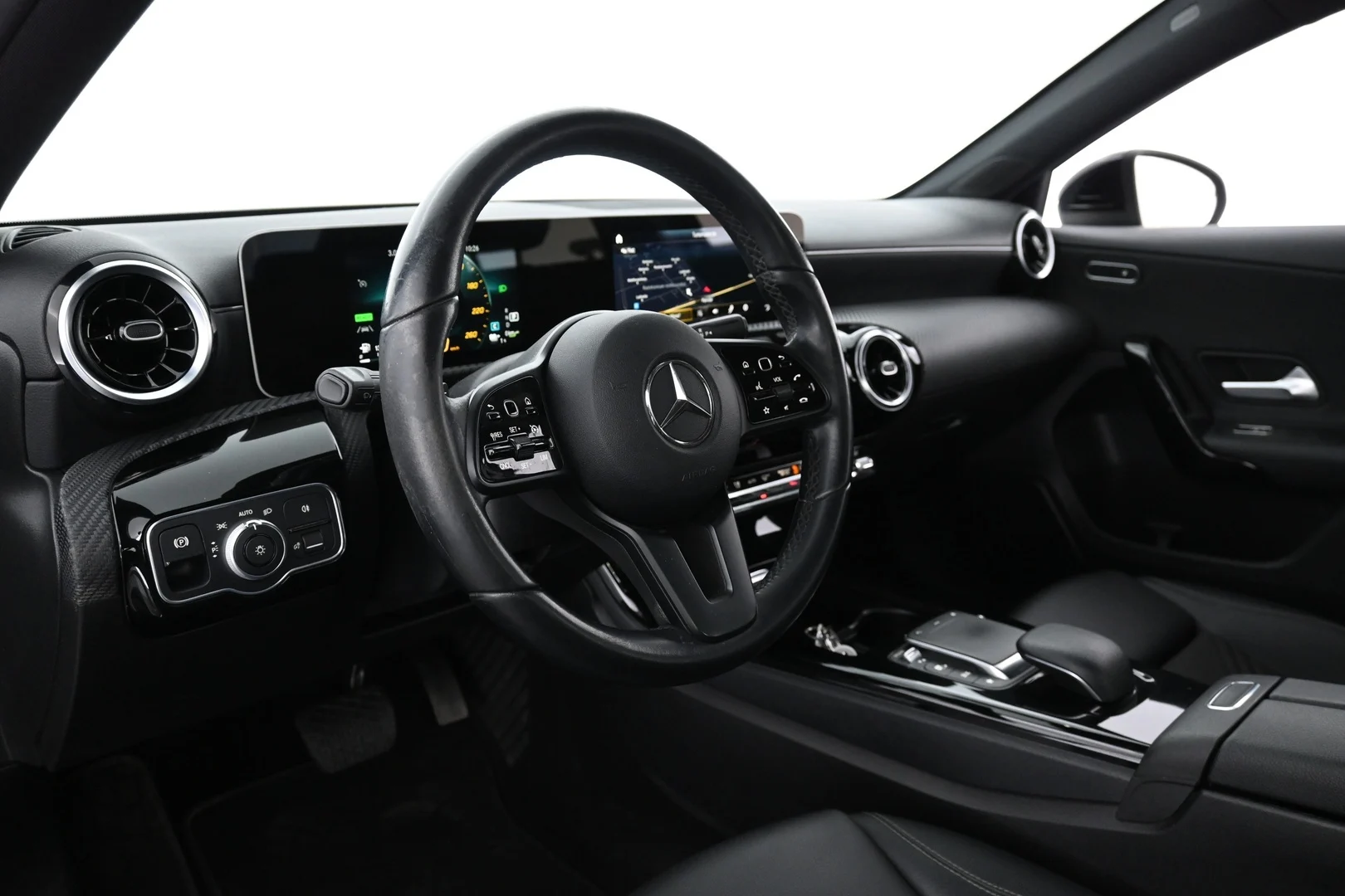 Car Image - 2oSxwDPMcXsTfHhdlvKirn