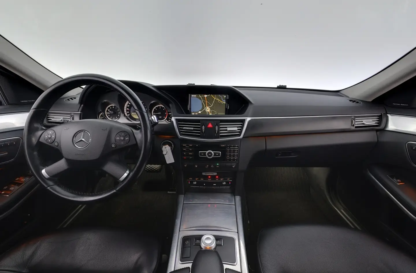 Car Image - 5IuRWNUAFzooUEJNFG24IR
