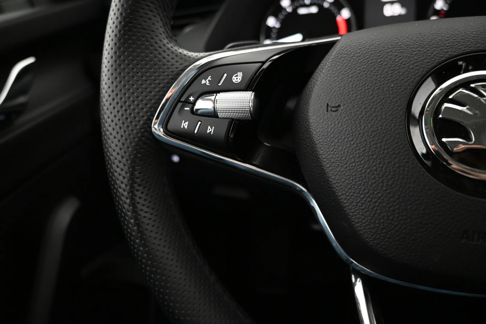 Car Image - 27QLpVgTLNc9ZaSGmzg4g4