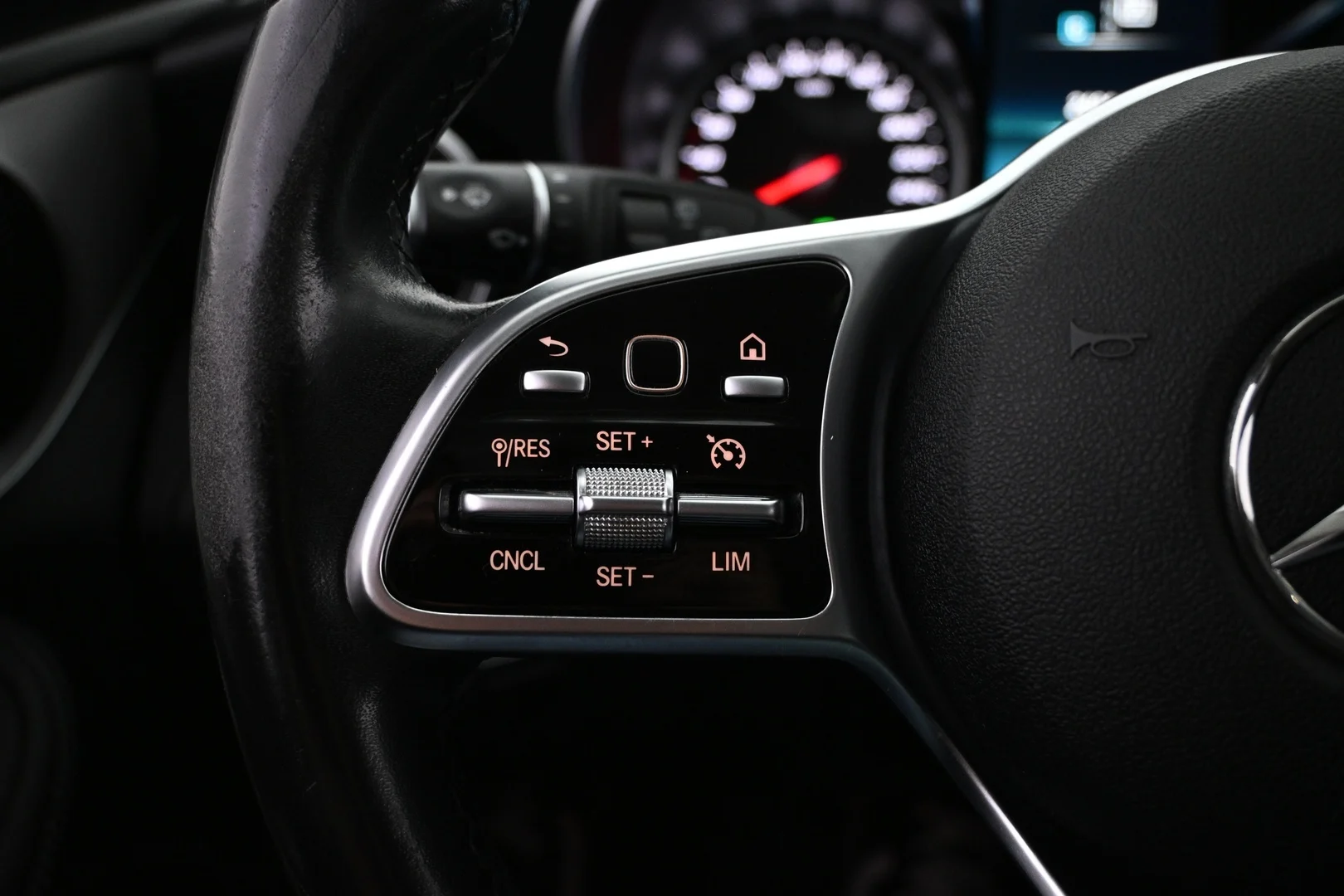Car Image - 3gUIPtBjSSizwZx139HtQ6