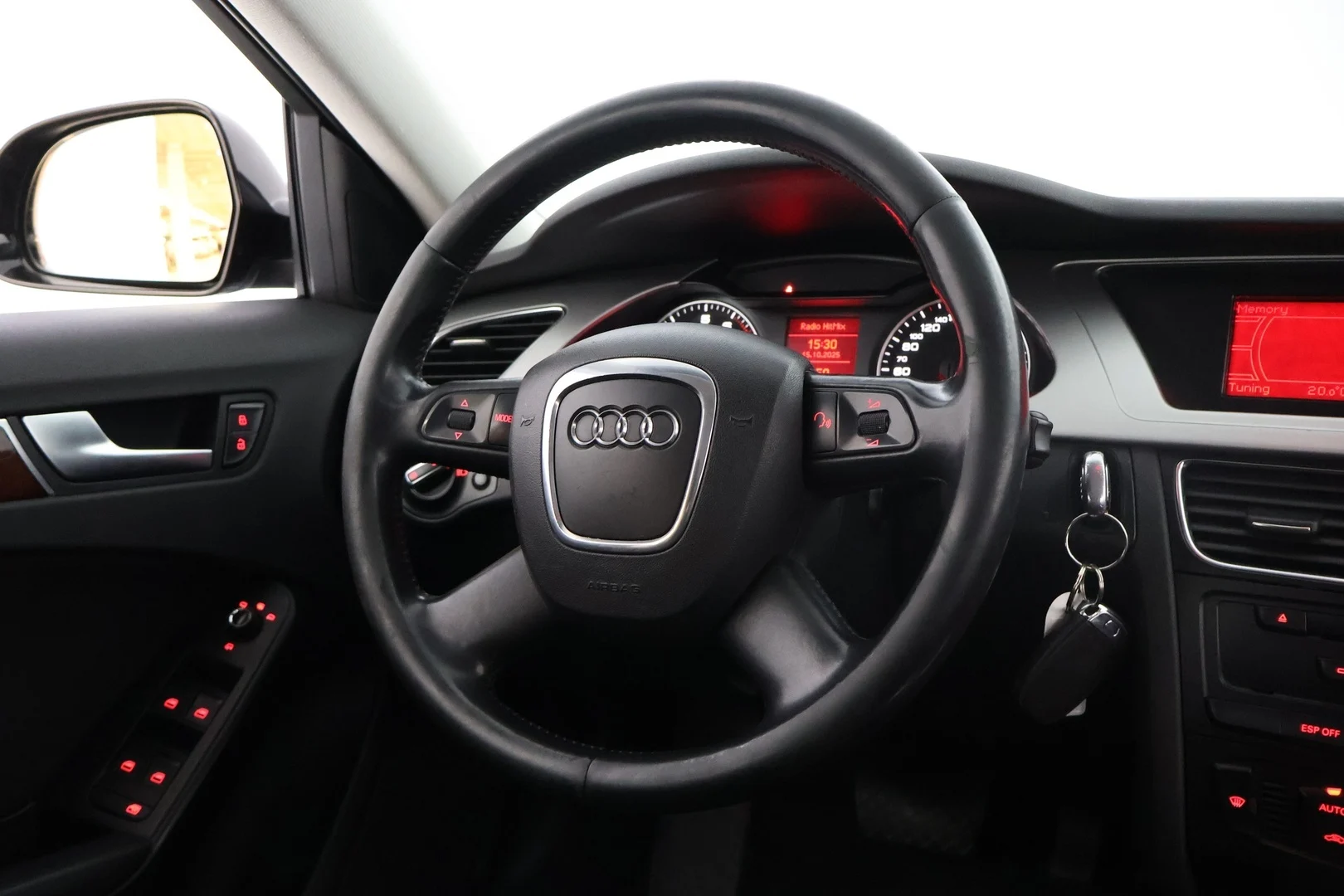 Car Image - 4SvhZ1CYlYTE49sXUQfoF