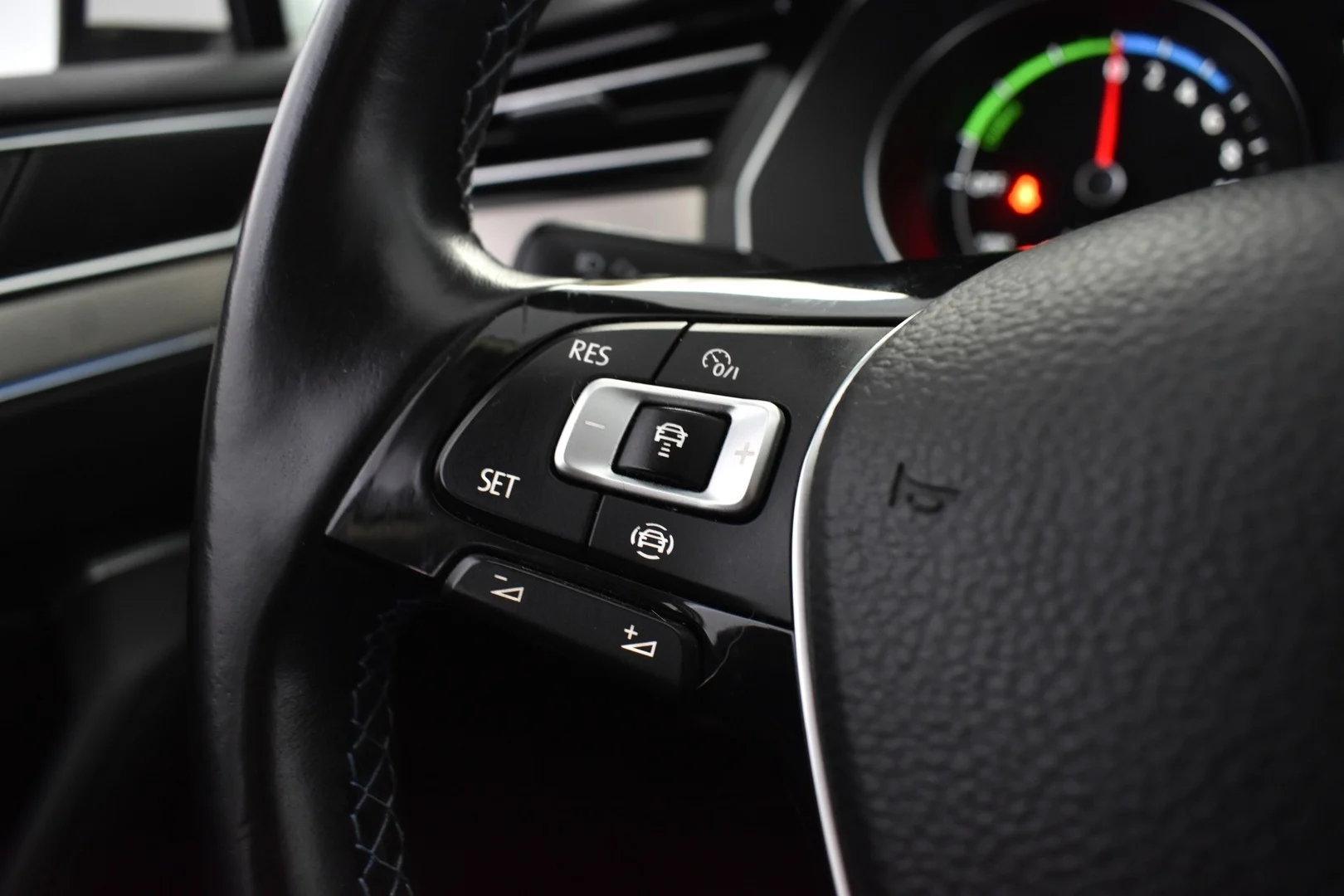 Car Image - 5i960kutzkhLwMeN230bsf