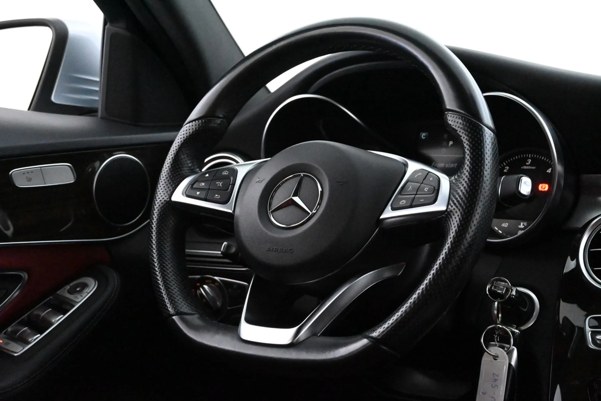 Car Image - kcPEWZjmKUeWutlnNkbJk