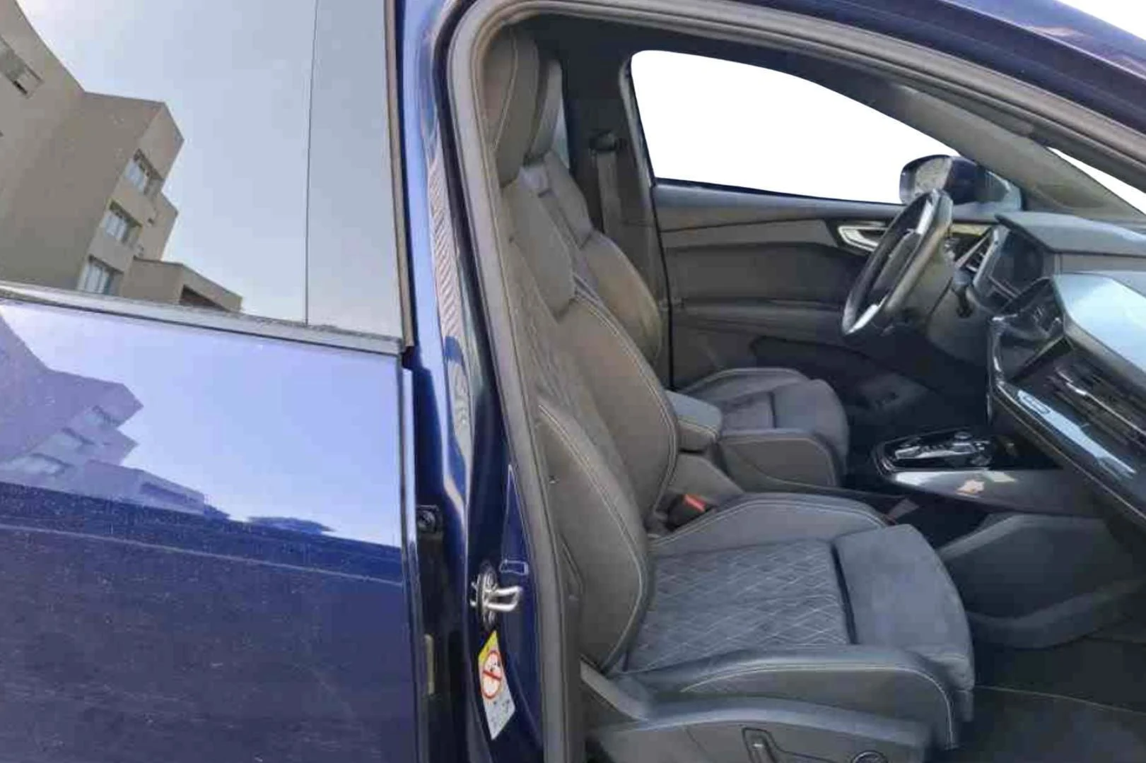 Car Image - 5pEhbfcat8sr3yx4KnoDWU