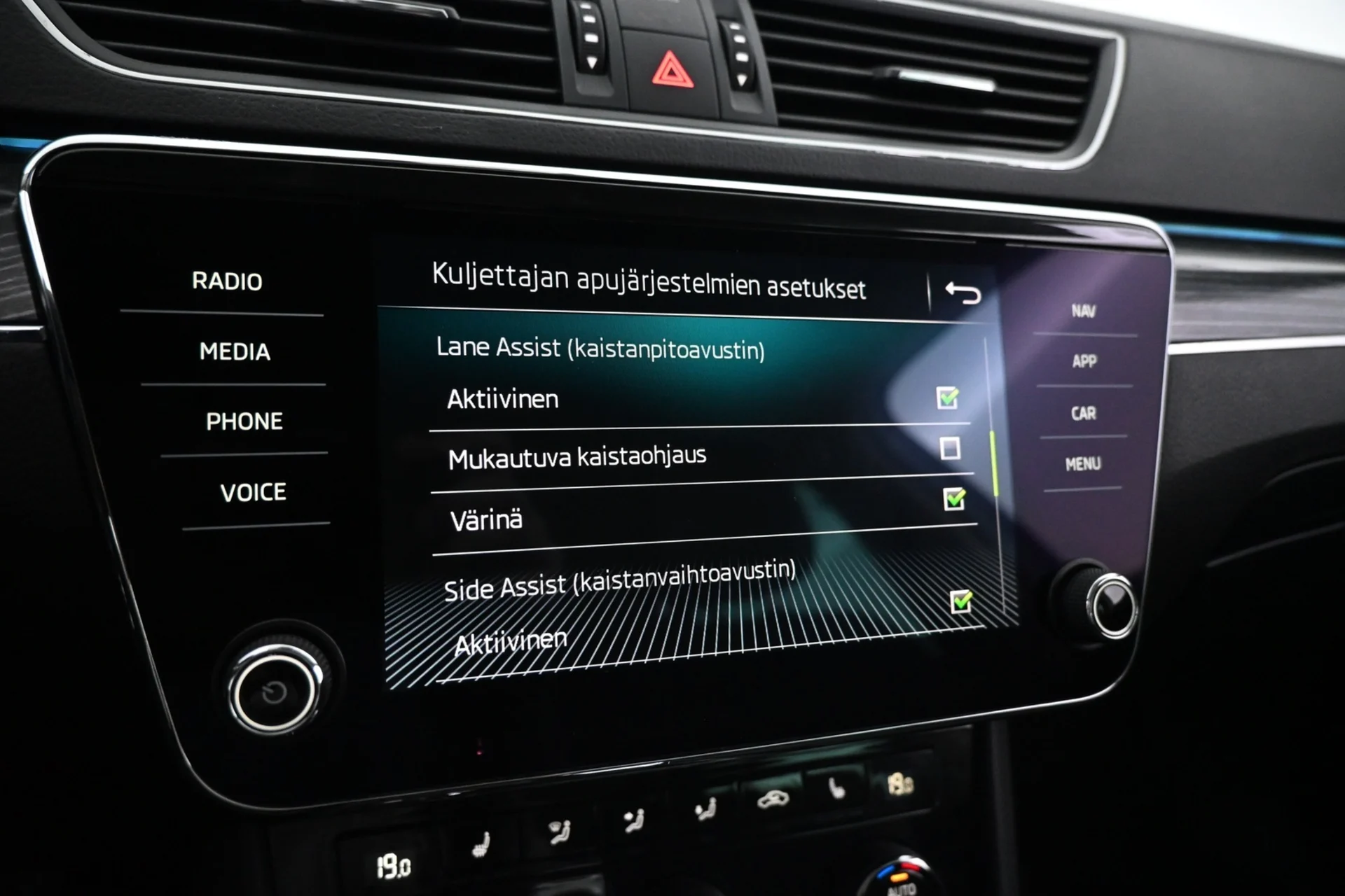 Car Image - 4l6YiS1ywvjkikTaTvpOq8