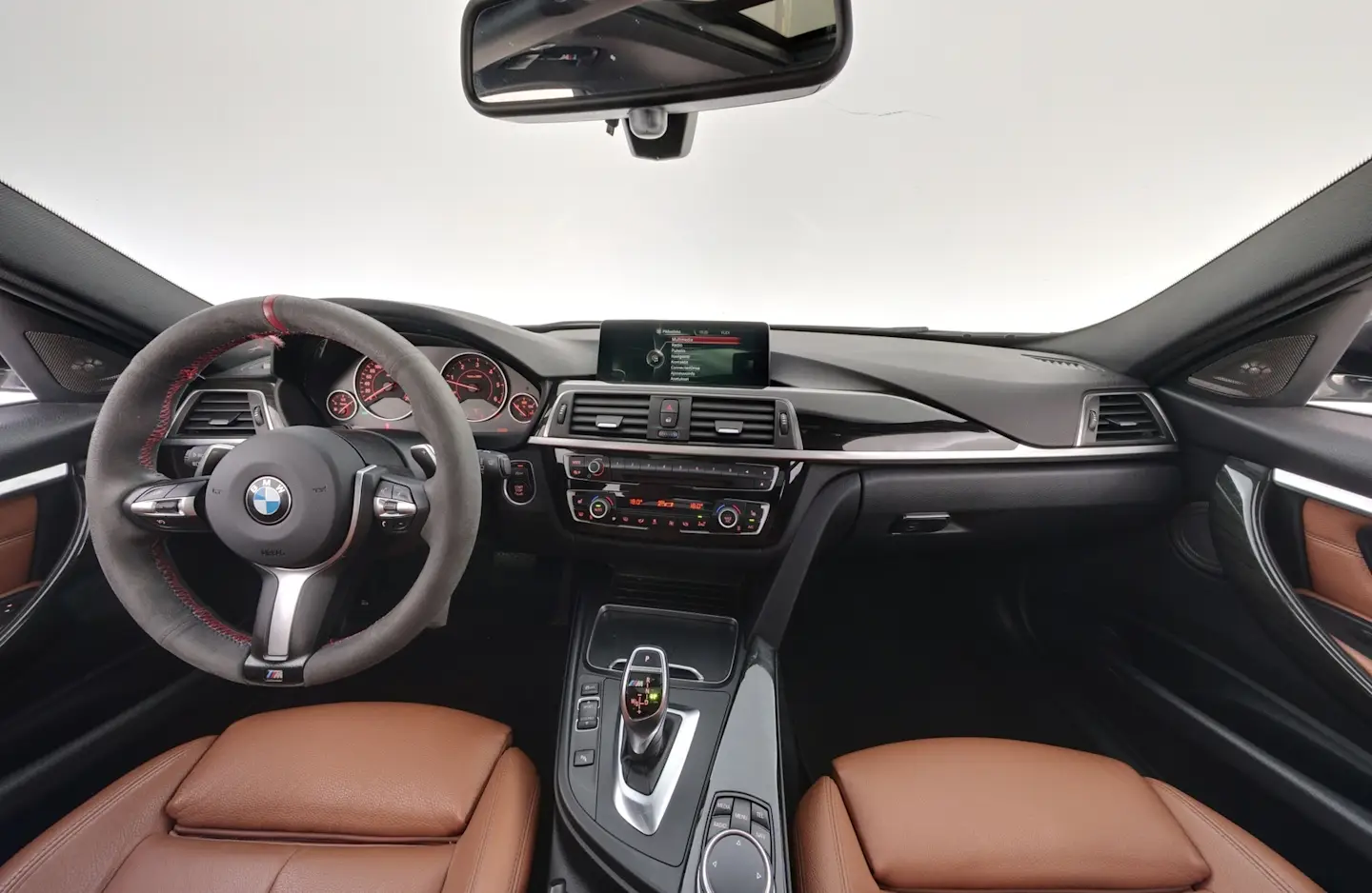 Car Image - fmveSAFGcsn2aER0WPS6m