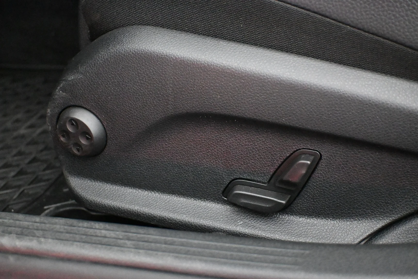 Car Image - 52RjWIoCMkhhw8OQV6A41y