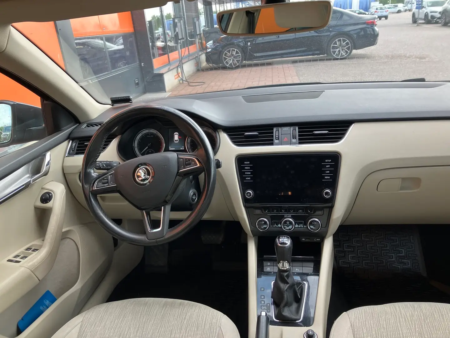 Car Image - 2NiNh2GPZaUIoFccHPqVhJ