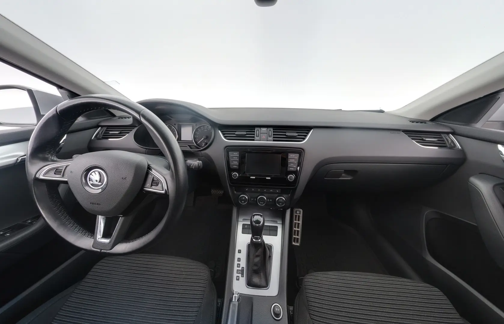 Car Image - 6baAtkwKpZgIu4MSJBSGuz