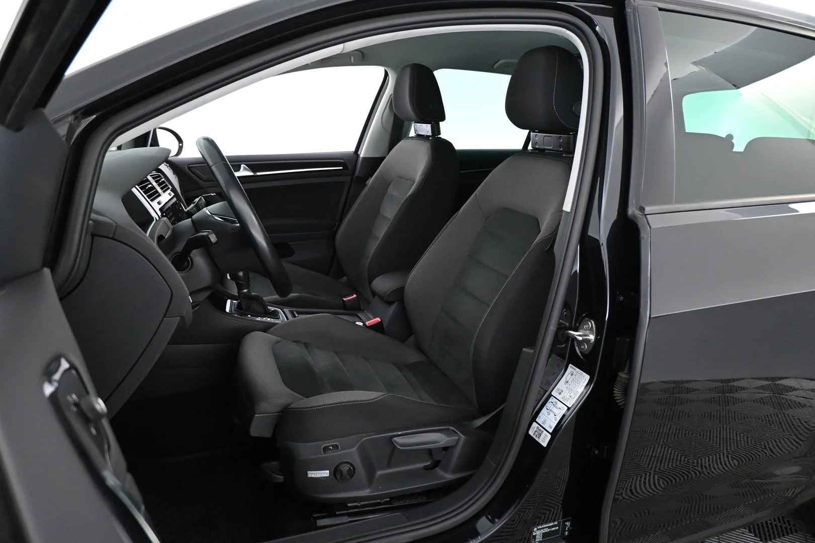 Car Image - 1MqrytyXEMK9Y6rNTHDs3x