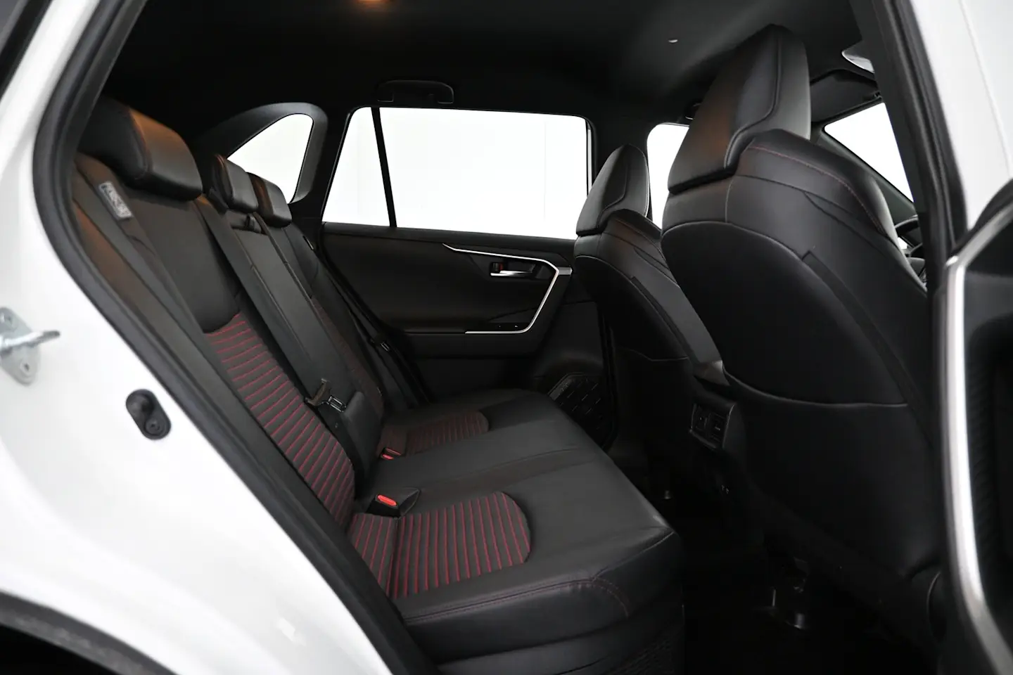 Car Image - 2YYh101bhuSBLneaLWqU1X