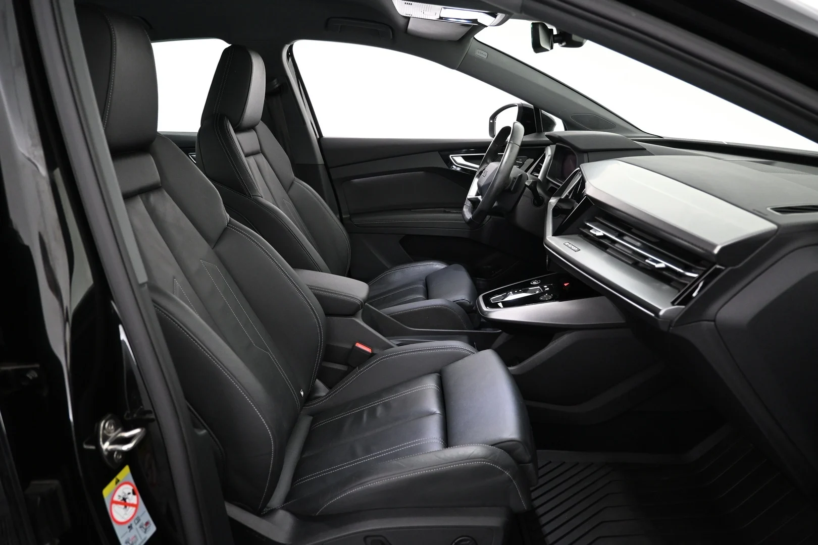 Car Image - 407dLur7D8zhgMImtNDlmB