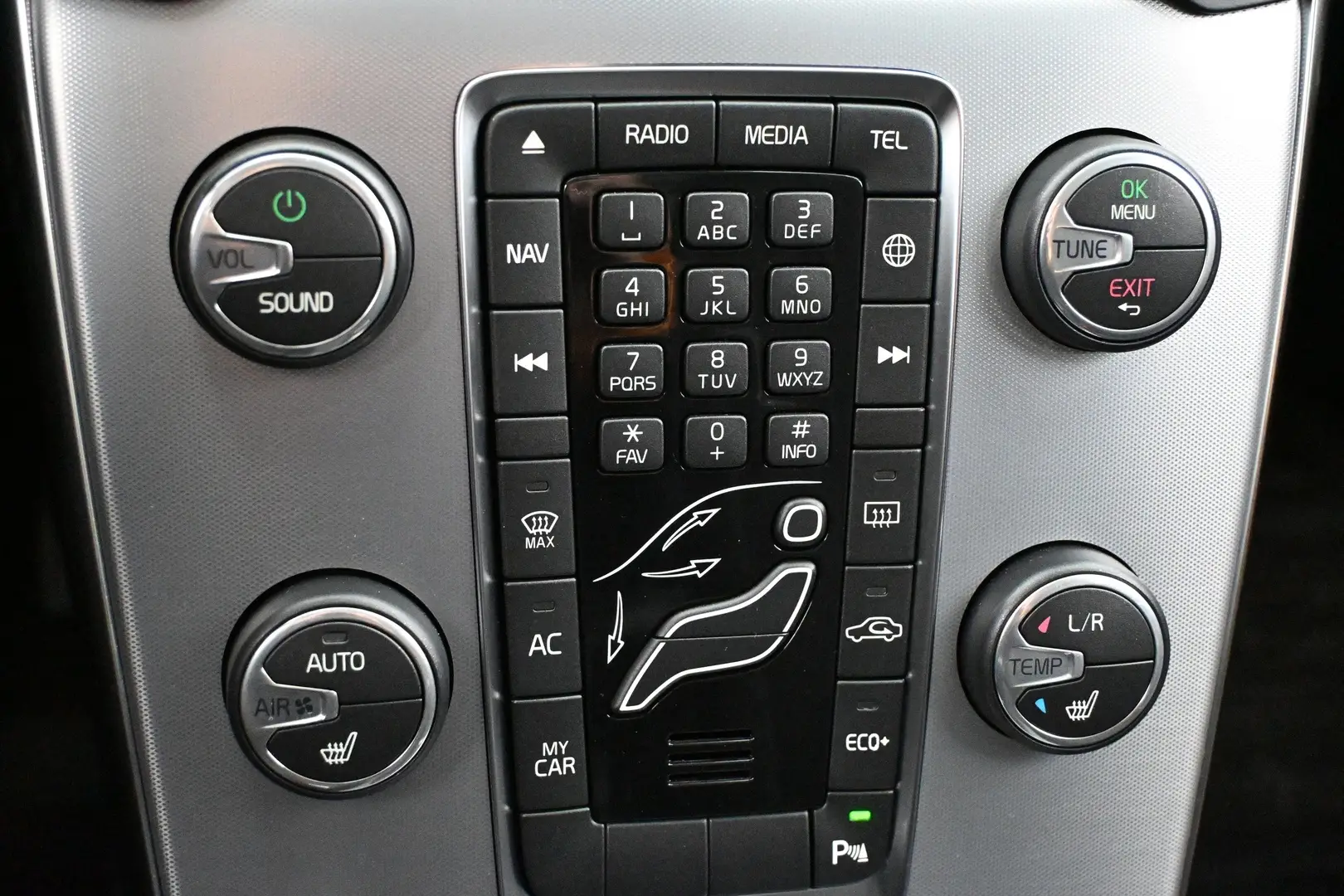 Car Image - 4hMAA9BLCm6r8kfdQhMHx2