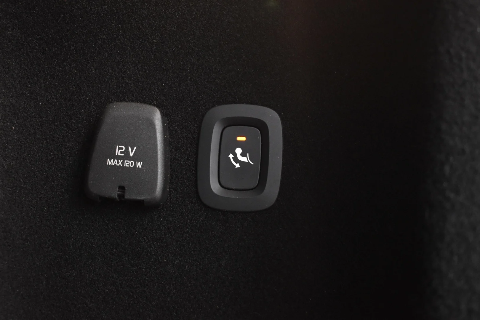 Car Image - 4WnqqSWH00hcIwQev0c6mD