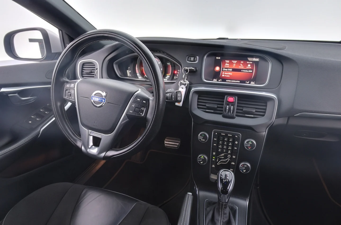 Car Image - vMoqGlXIboTZZpvarE9a3