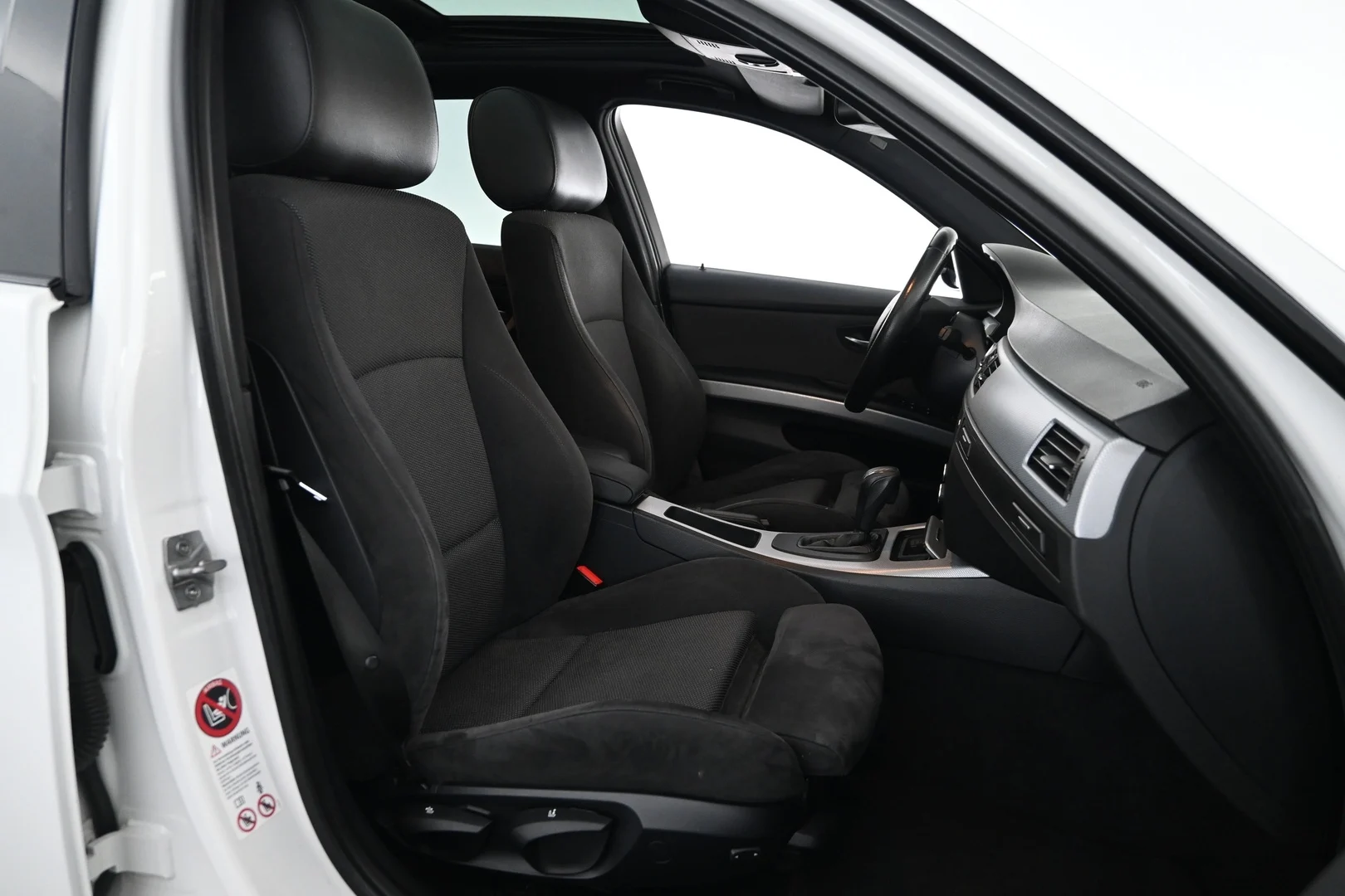 Car Image - 1iYP7cfEd8FWCTWdrMyzLu