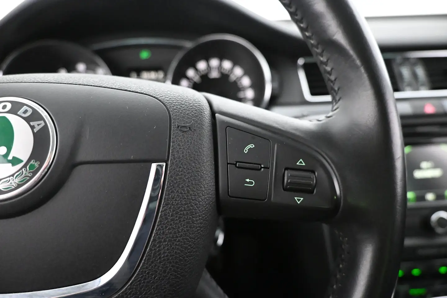 Car Image - 2gbnXzu47nrNFDmAGCnWQo