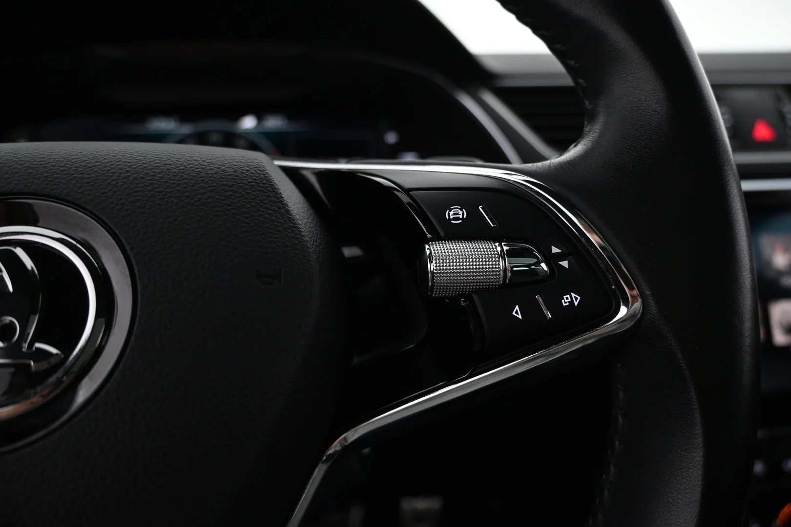 Car Image - 5LAq4zWv7WTL15VcYUyvtL
