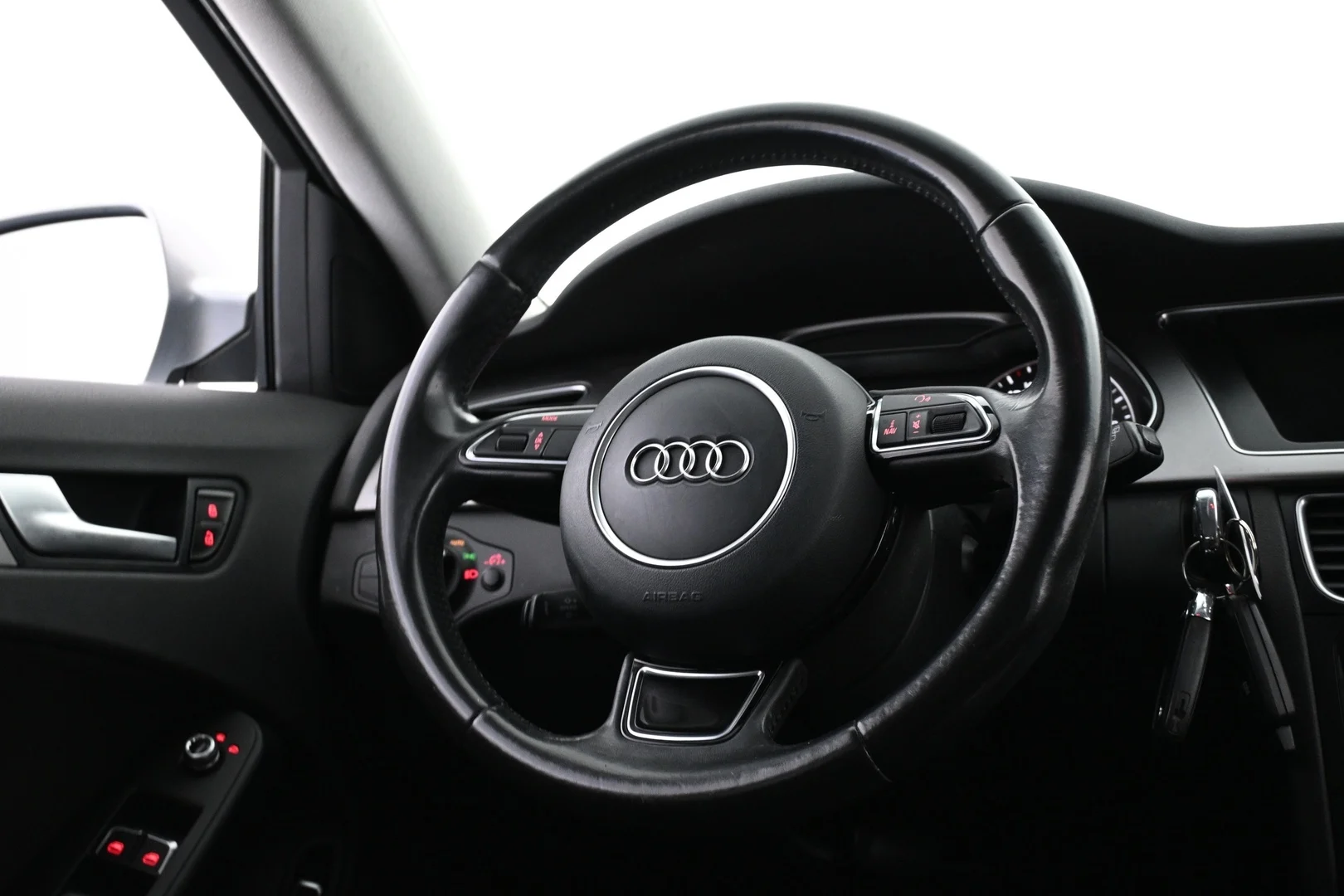 Car Image - 4MMVP8CKVype1x00dTYV1n