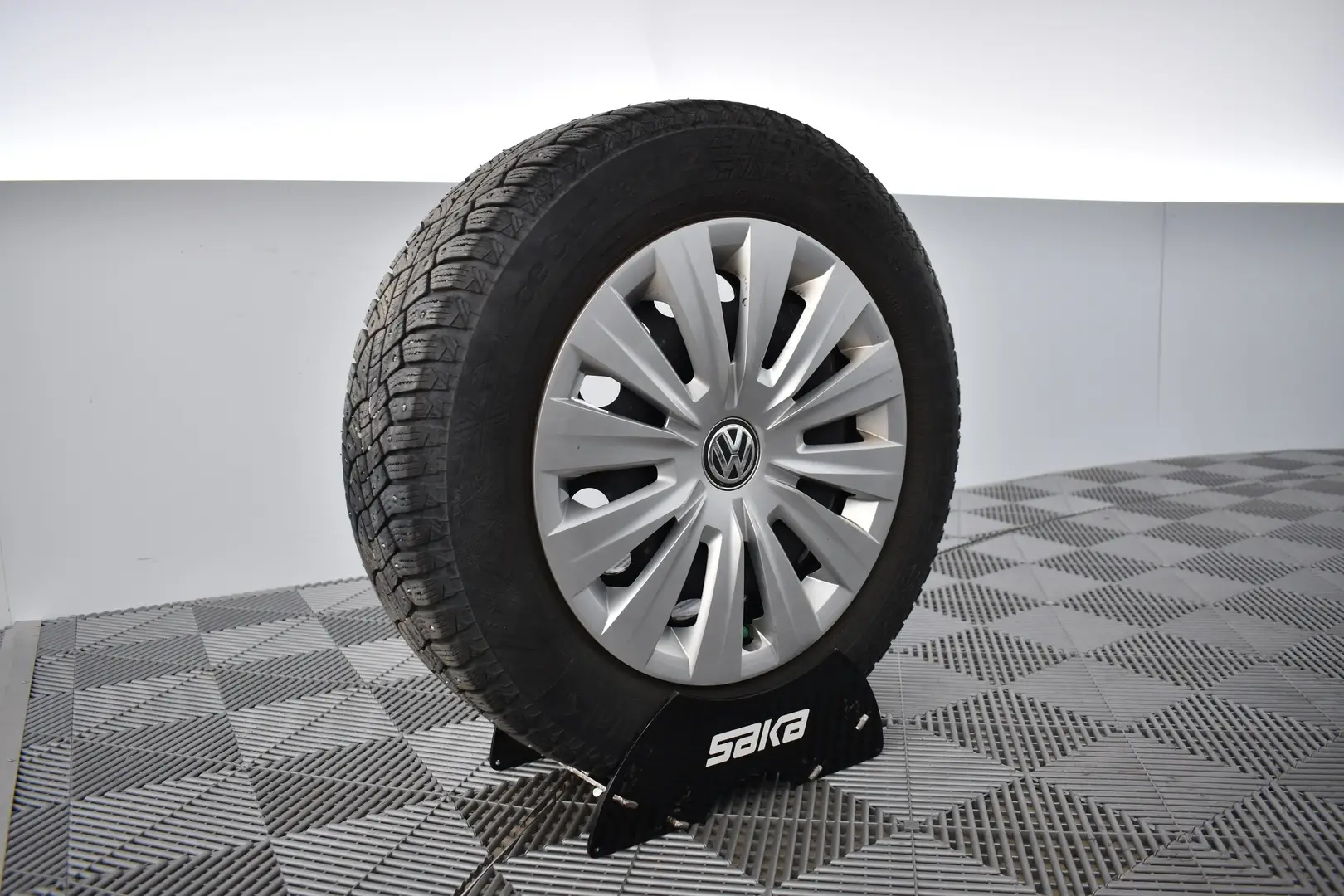 Car Image - 6mYDKD5XtfdO3aaplZ6YRO