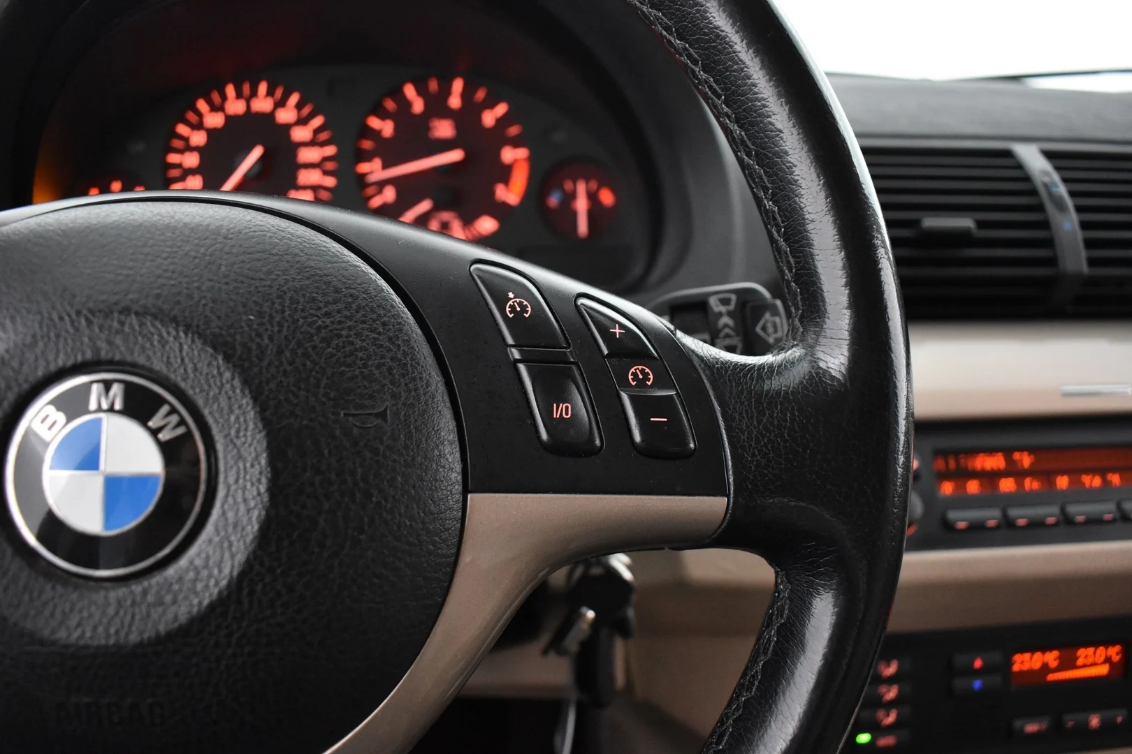 Car Image - qJJAbVsUSFxpIl1uqEHyS