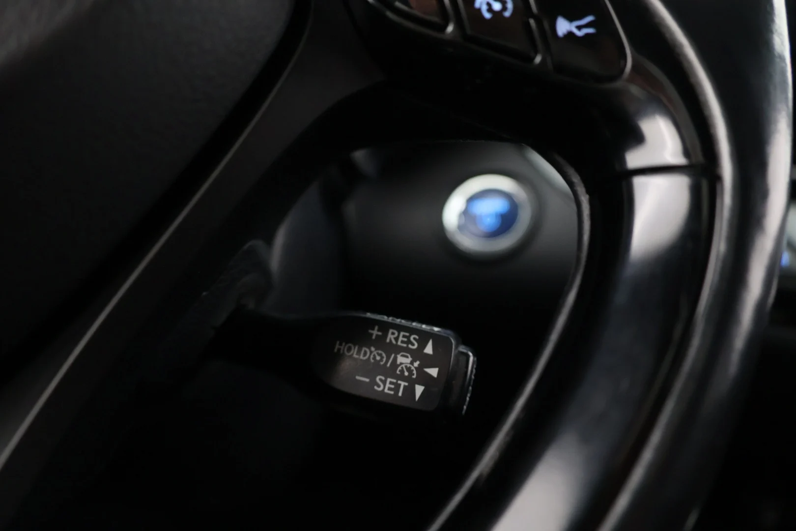 Car Image - w2AOy3omvNJ0c2dxHqdAF