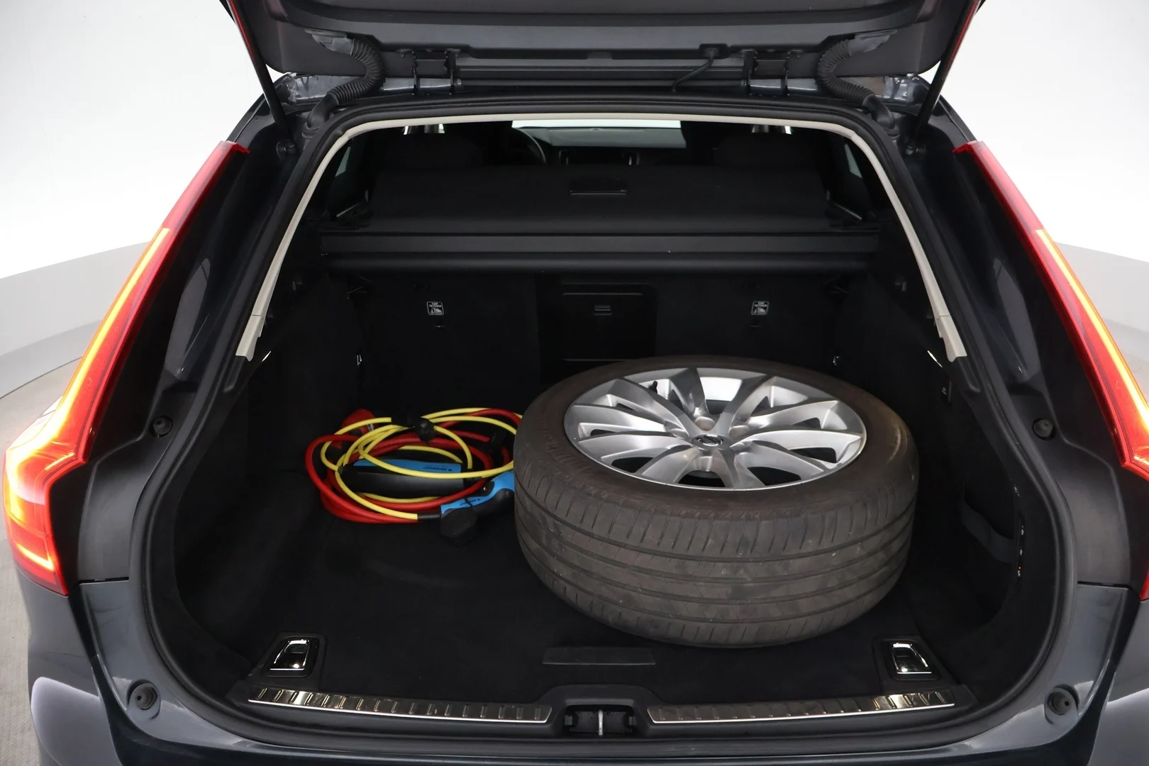 Car Image - 5pYcZLHqQvjZT1u6wNxLDa