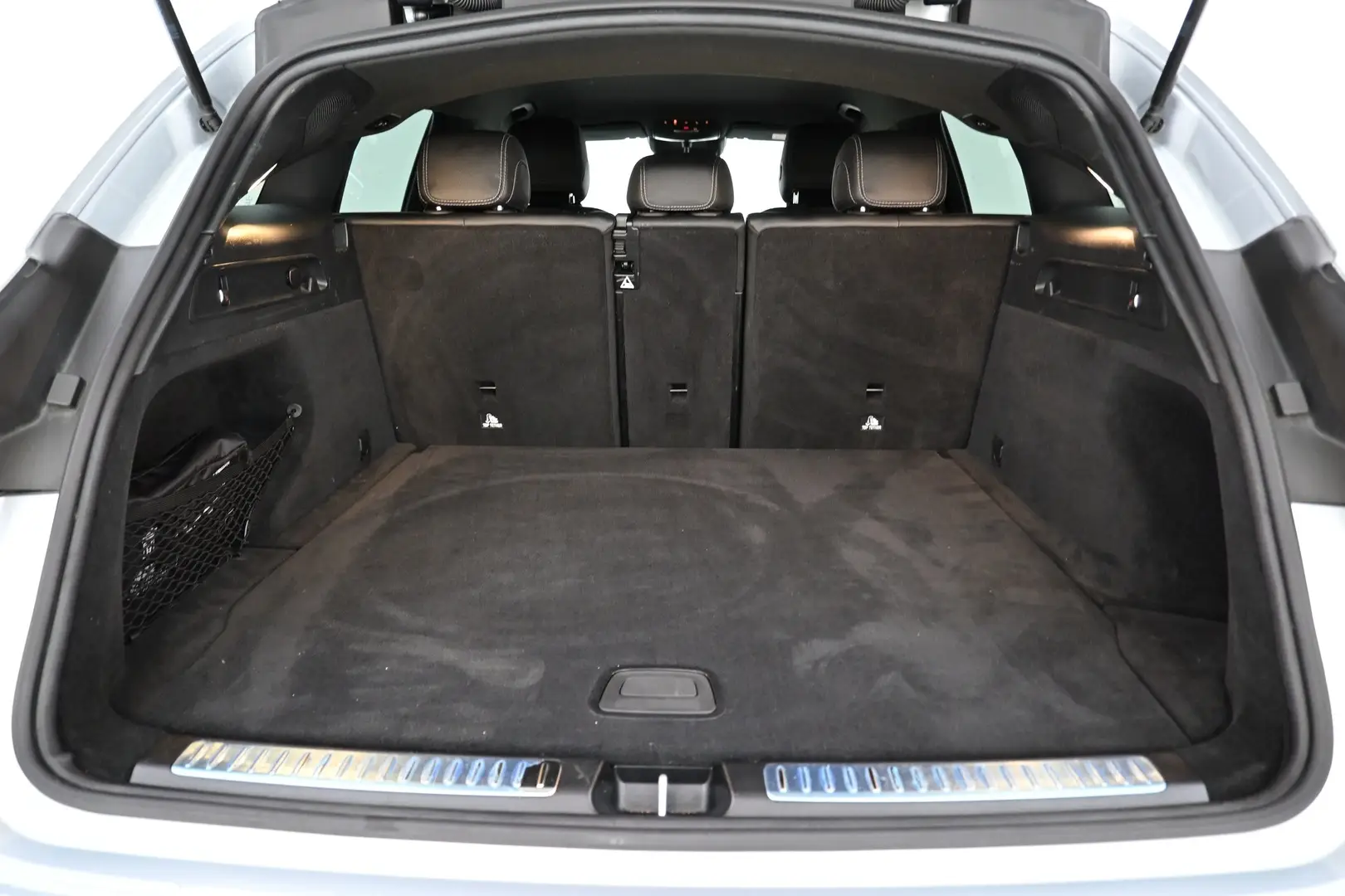 Car Image - UylbAMgni6VPaLYcQJA8q