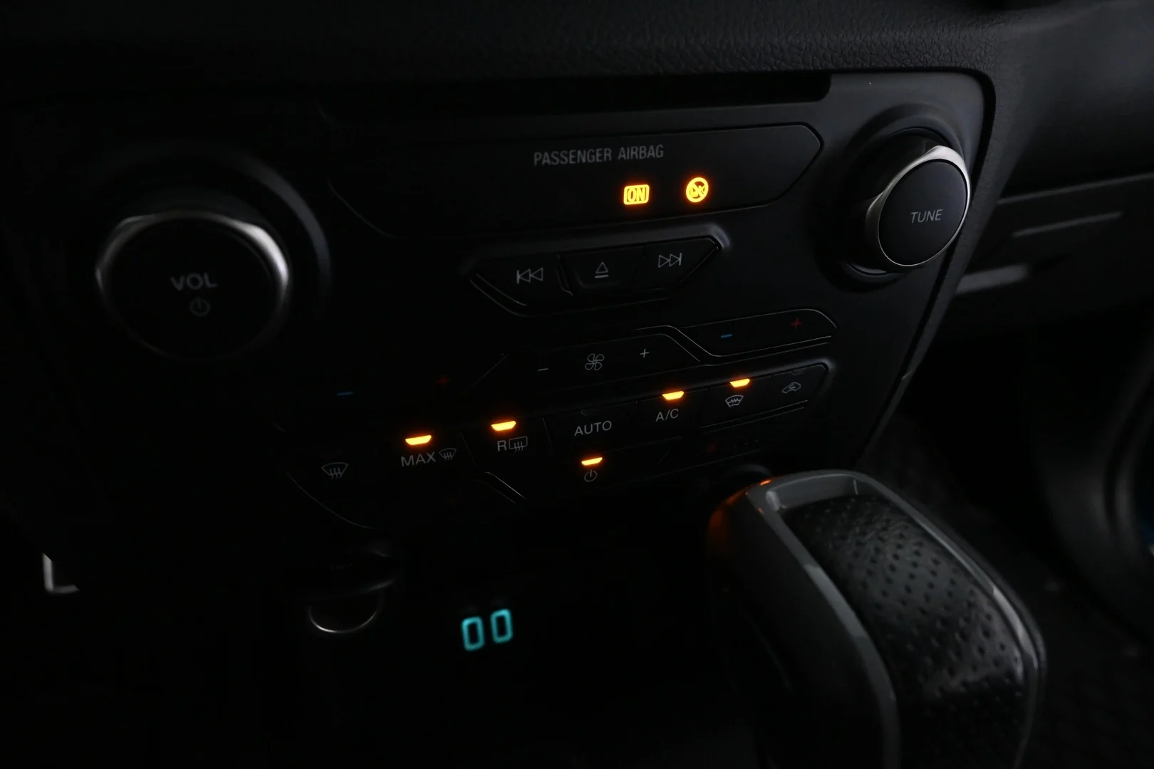 Car Image - 3UCRuWZSJ2wg73JBob6x2d