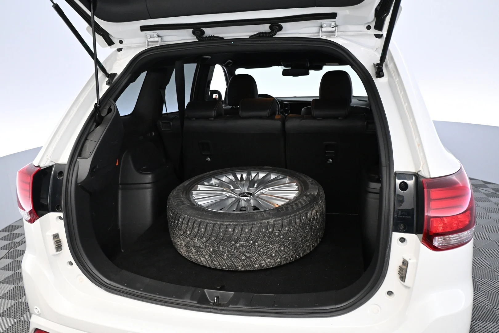 Car Image - 1CsZlqOvwjcoTWQgrQXOaO