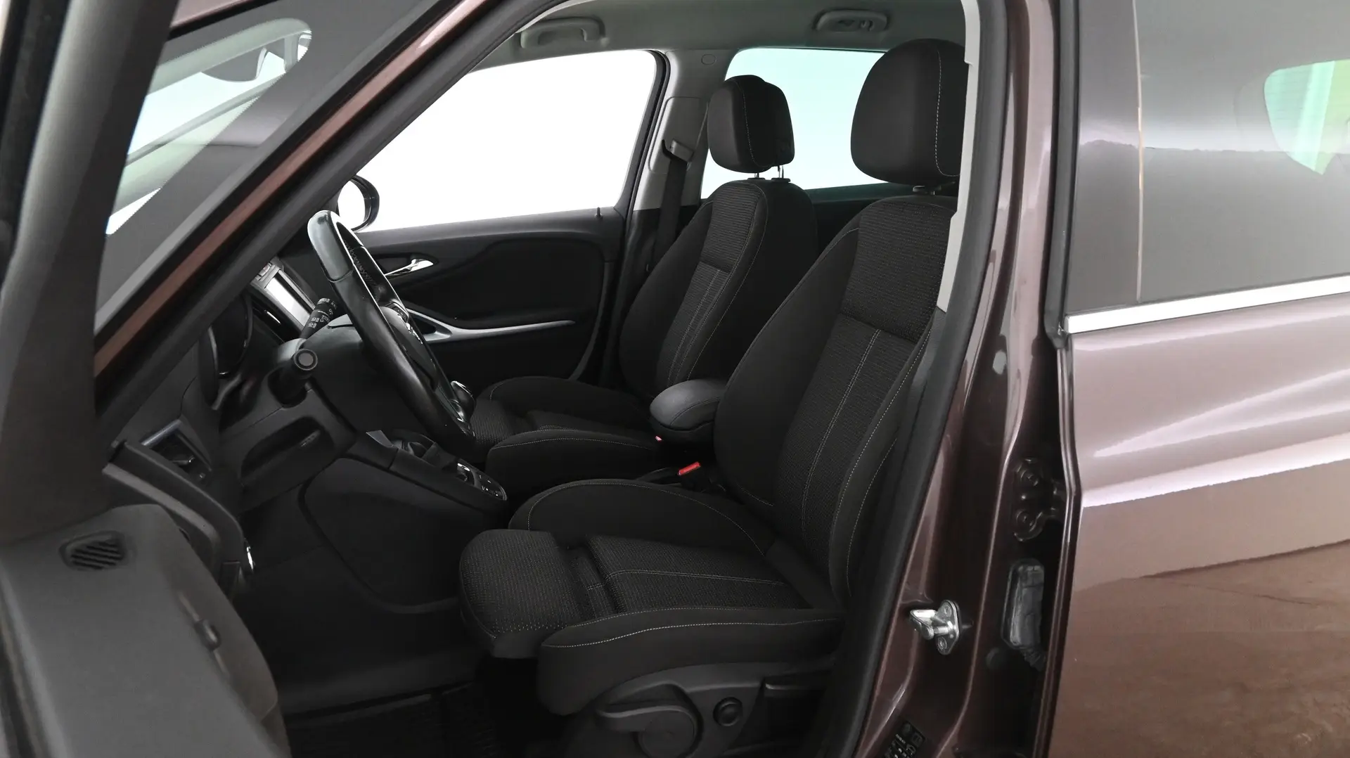 Car Image - 5sXyNd5KJ7aGlxpsSNqoac