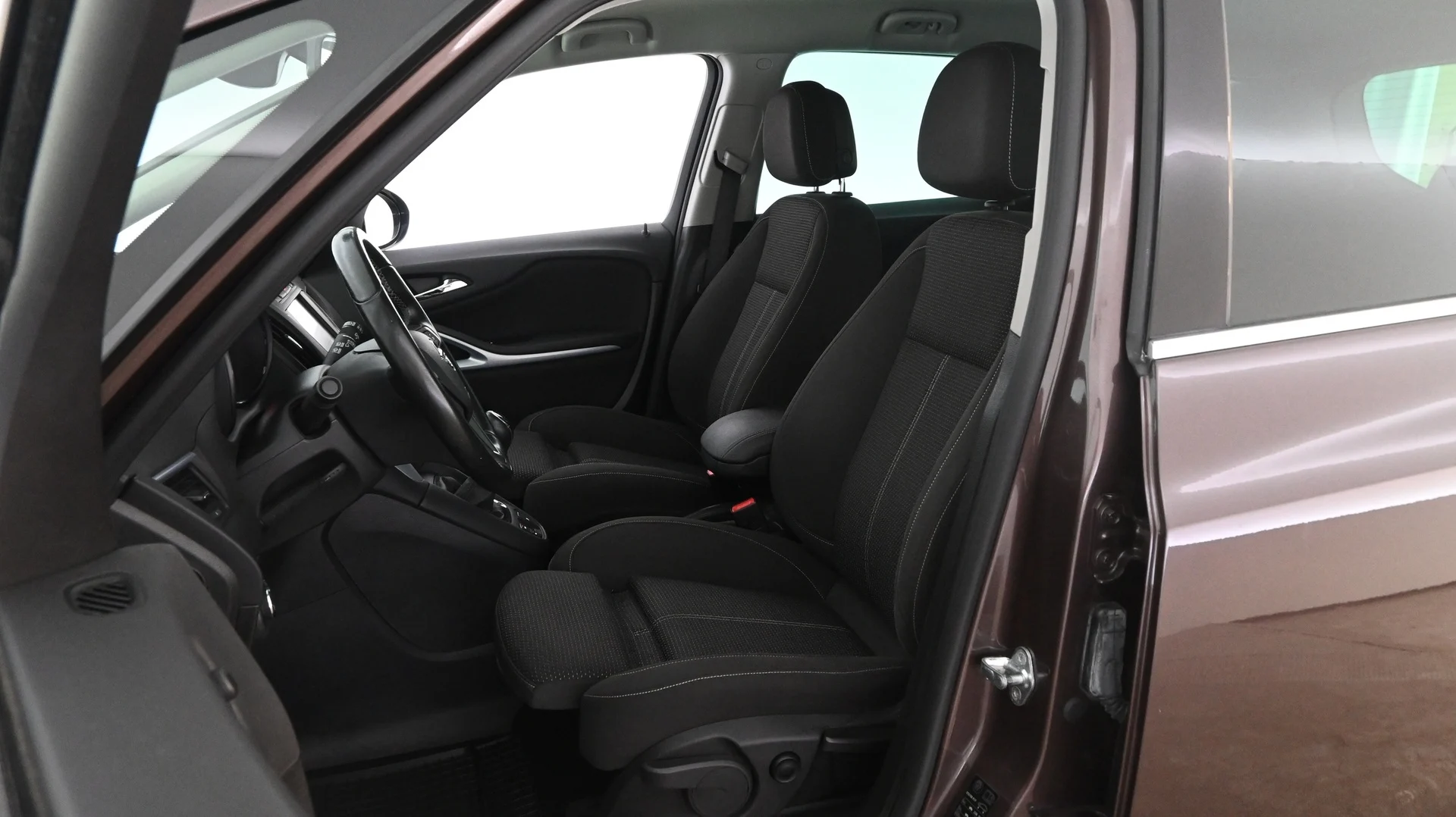 Car Image - 5sXyNd5KJ7aGlxpsSNqoac