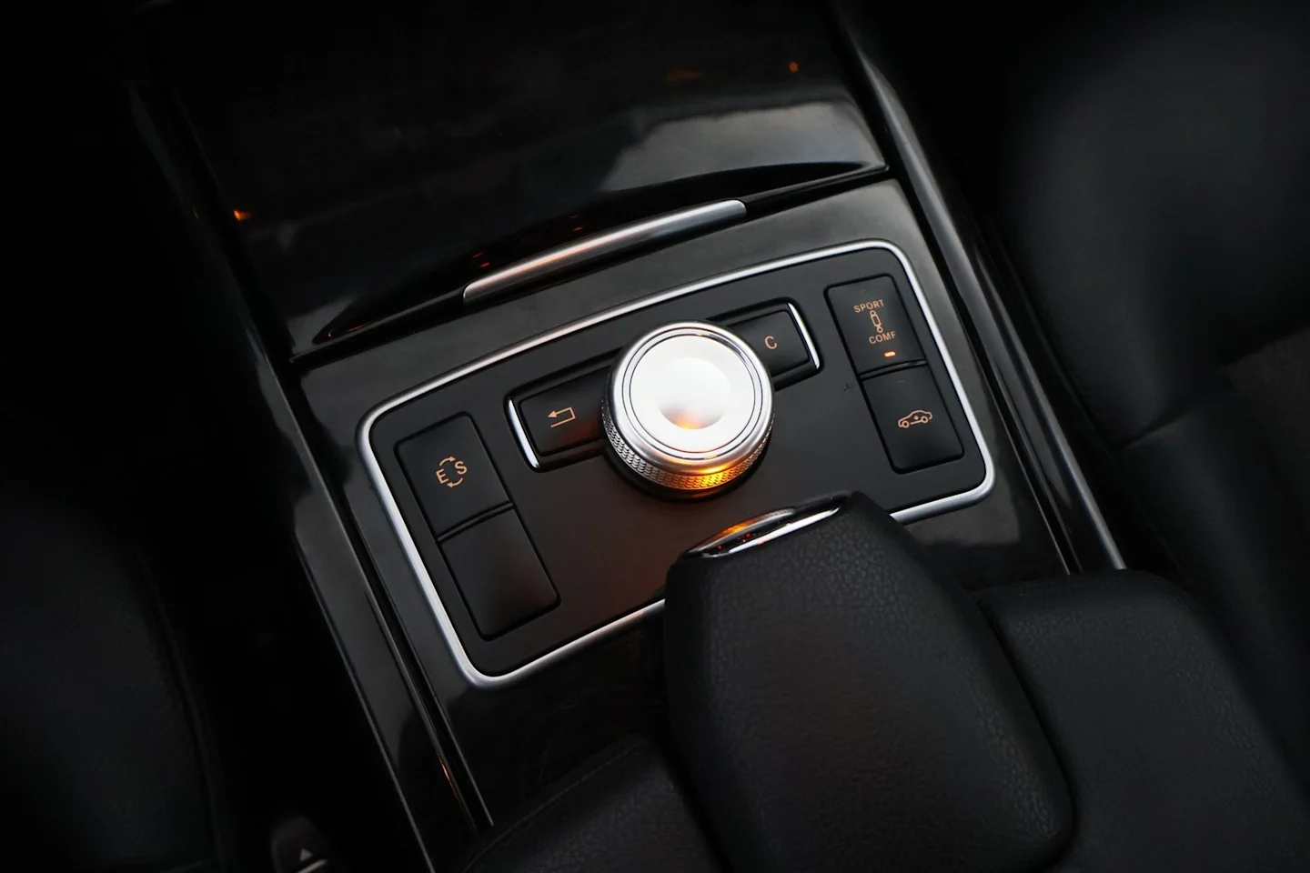 Car Image - 5M5KzdrU7aPhcvEv6EBpM8