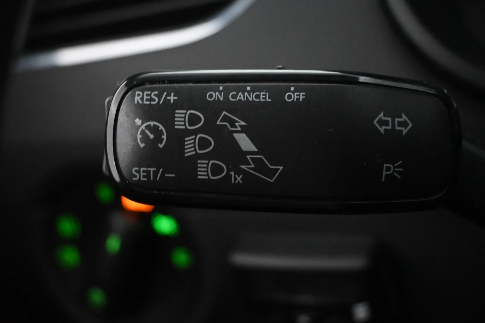 Car Image - UpwIIxLX0zZ3xnAeYUKkP