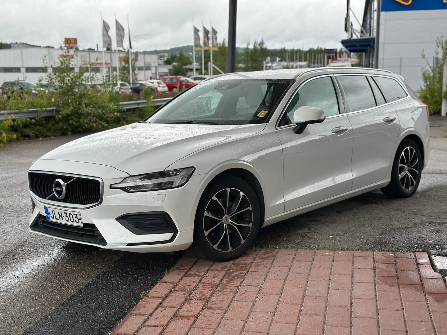 Car Image - V7PkWnvIcc30MBd80afUO
