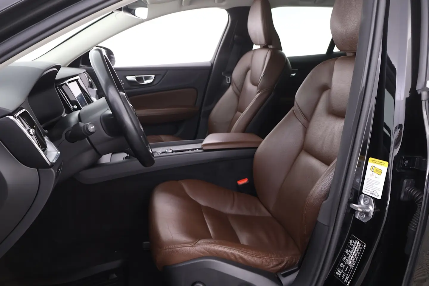 Car Image - 75M2bw8hxP7PYVDfbcp1Wt