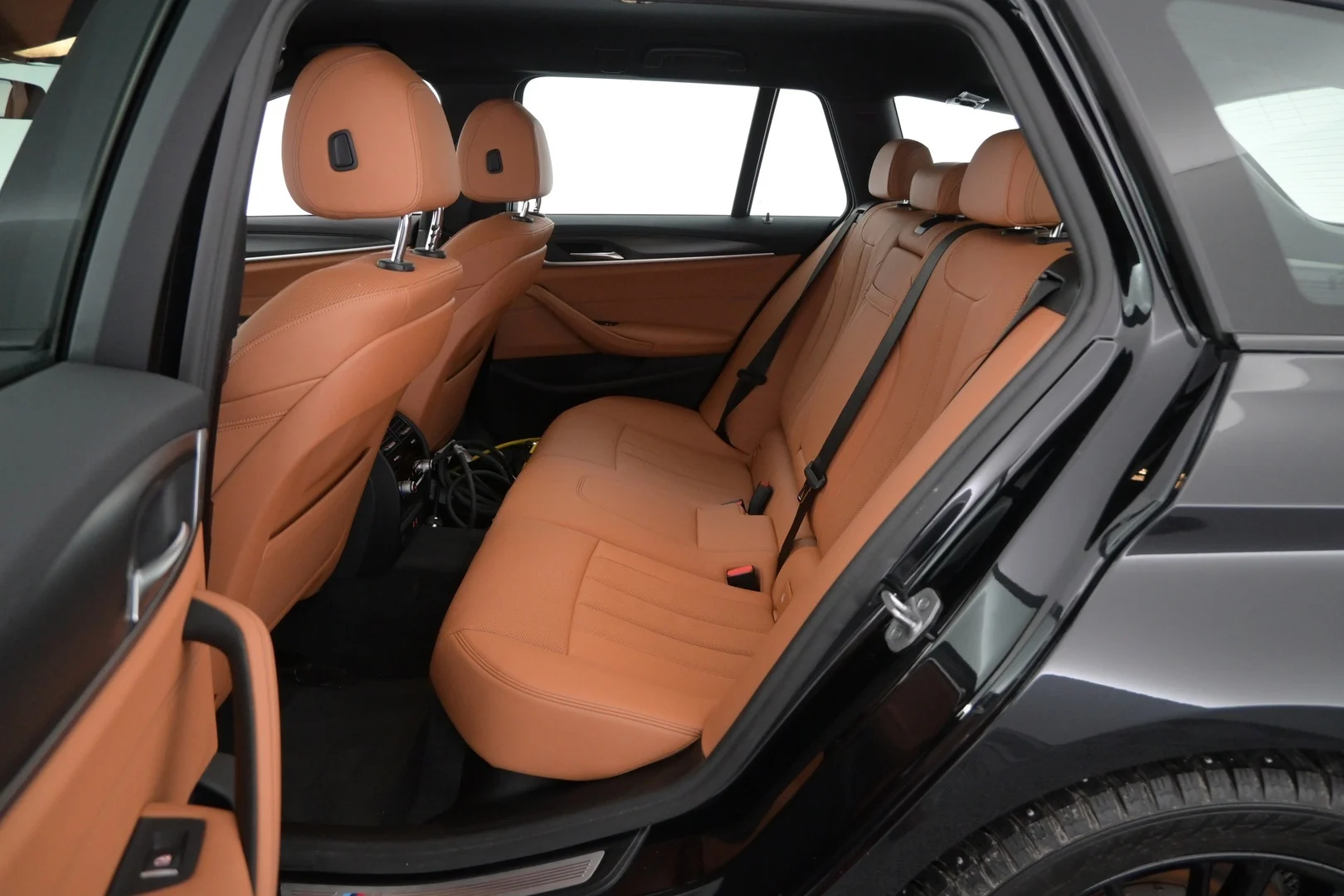 Car Image - 2c4qPDpQS1ZFwbSJcSV5q6