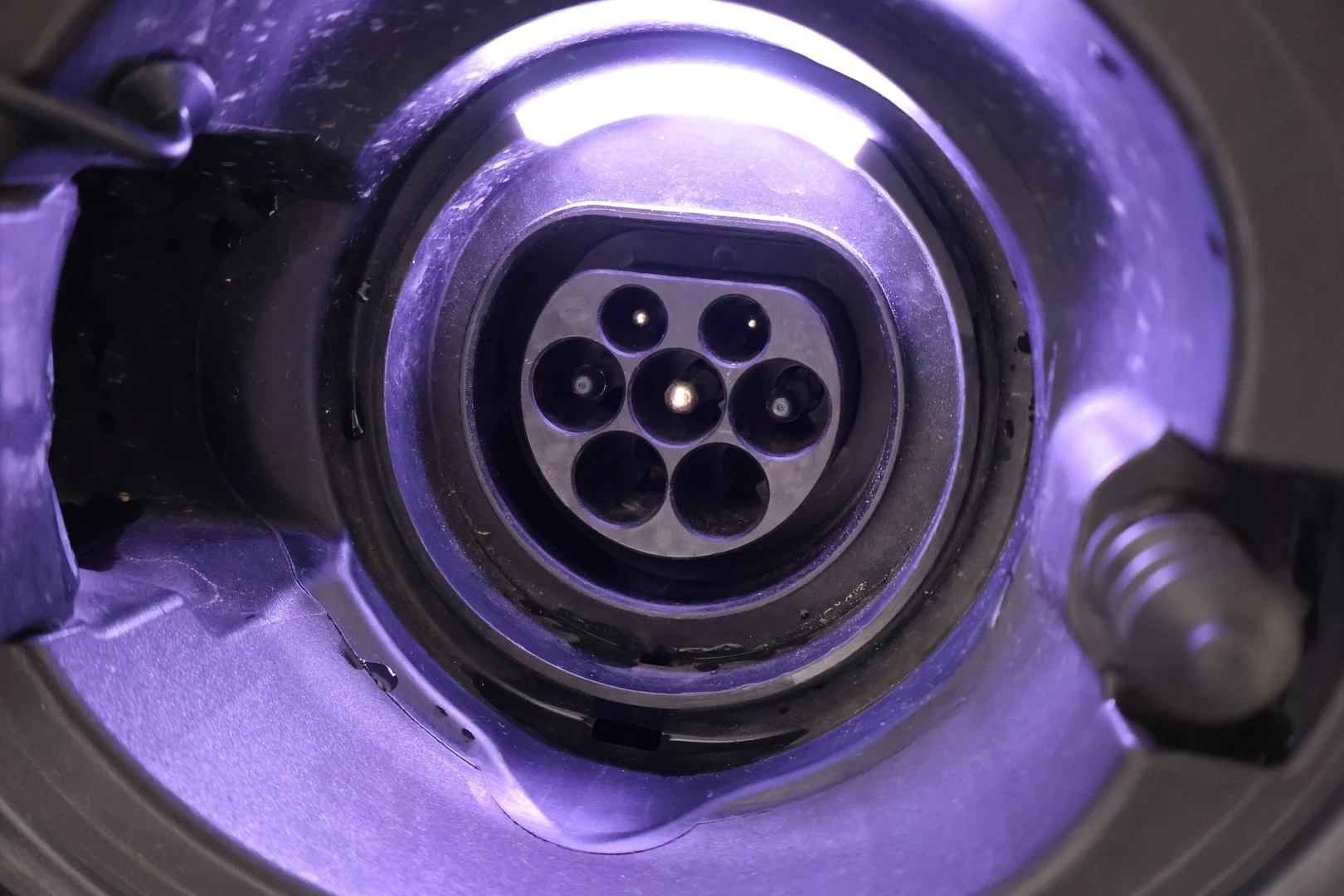 Car Image - 3tNxV0jiomKrE6qTfGiJLz