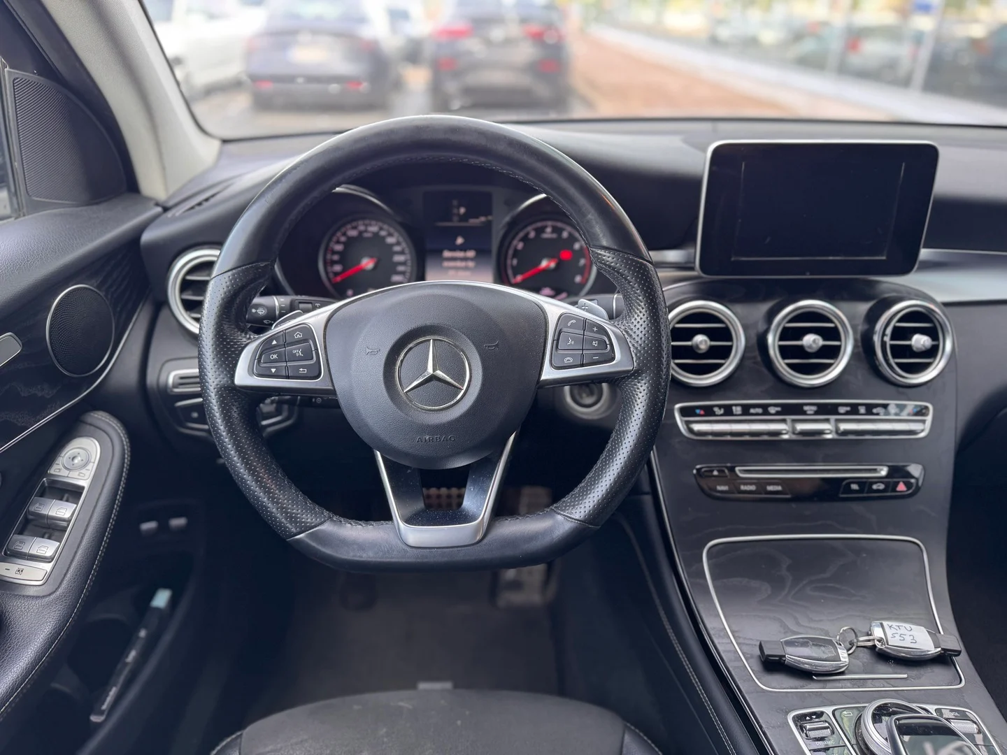 Car Image - 73pHBiAlSGF8ibsGf63ayi