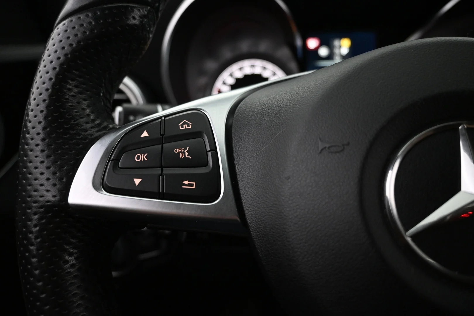 Car Image - 5Eg3bkpwyRfyPZZDrzSPdJ