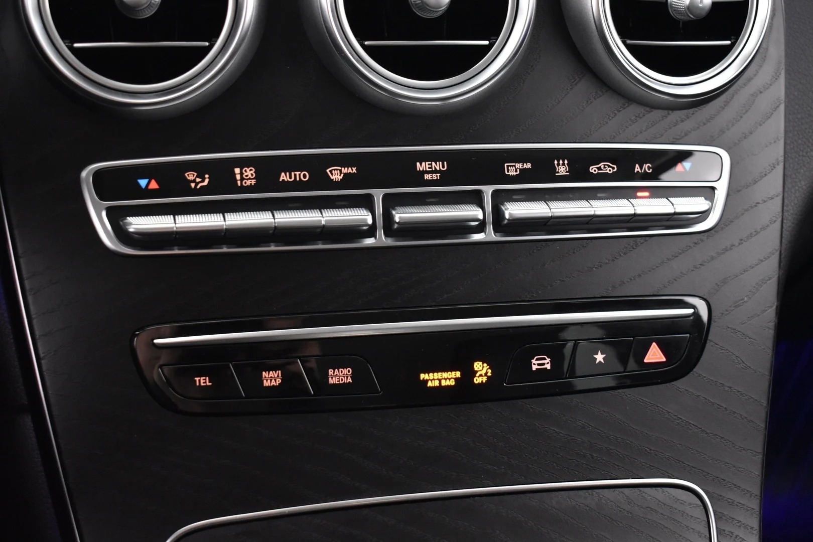Car Image - Yl7aSWTRHJaisY7GTPGI1