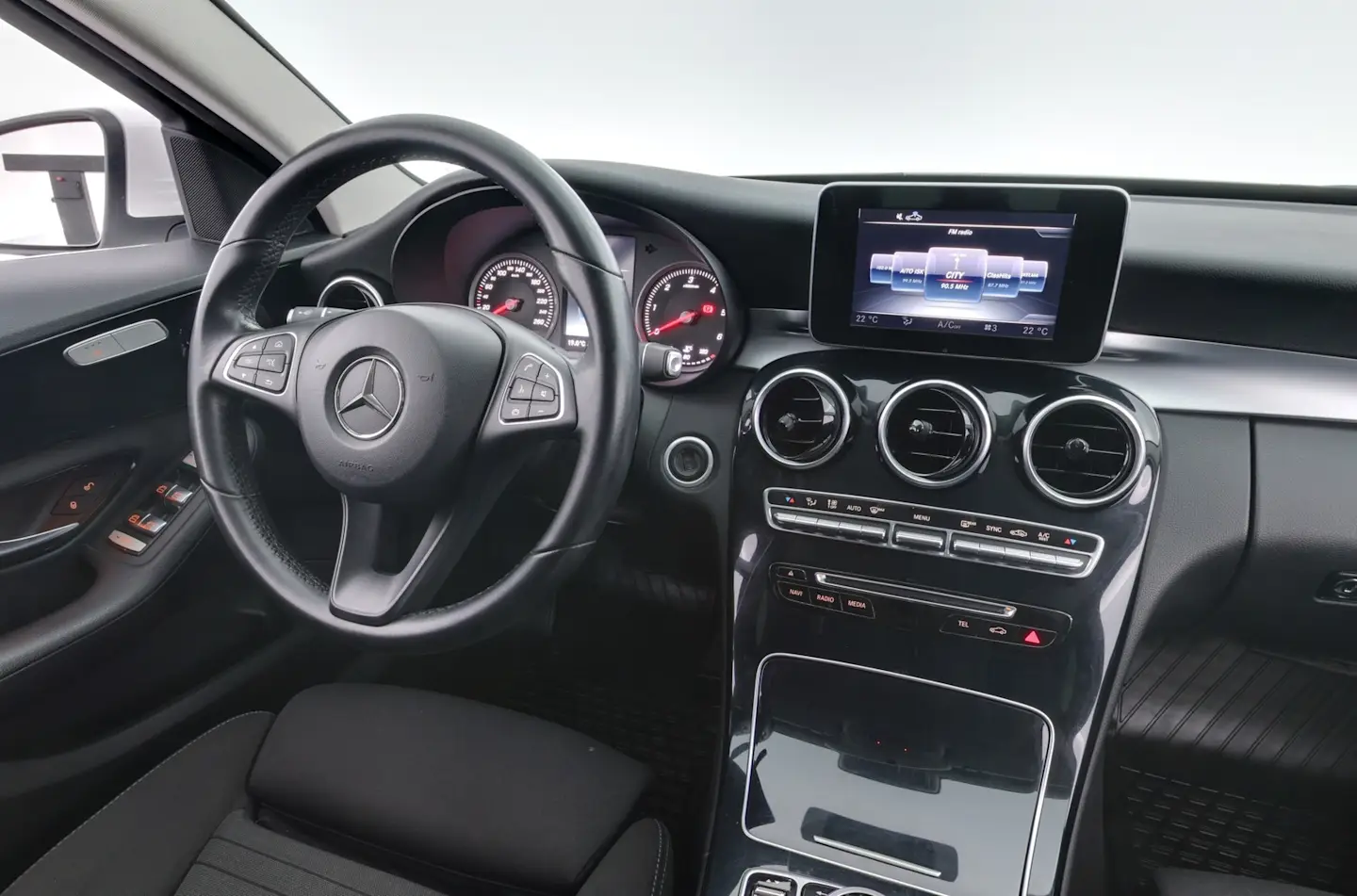 Car Image - 7lRZ0ycyLu7yAIVYkj0iPu