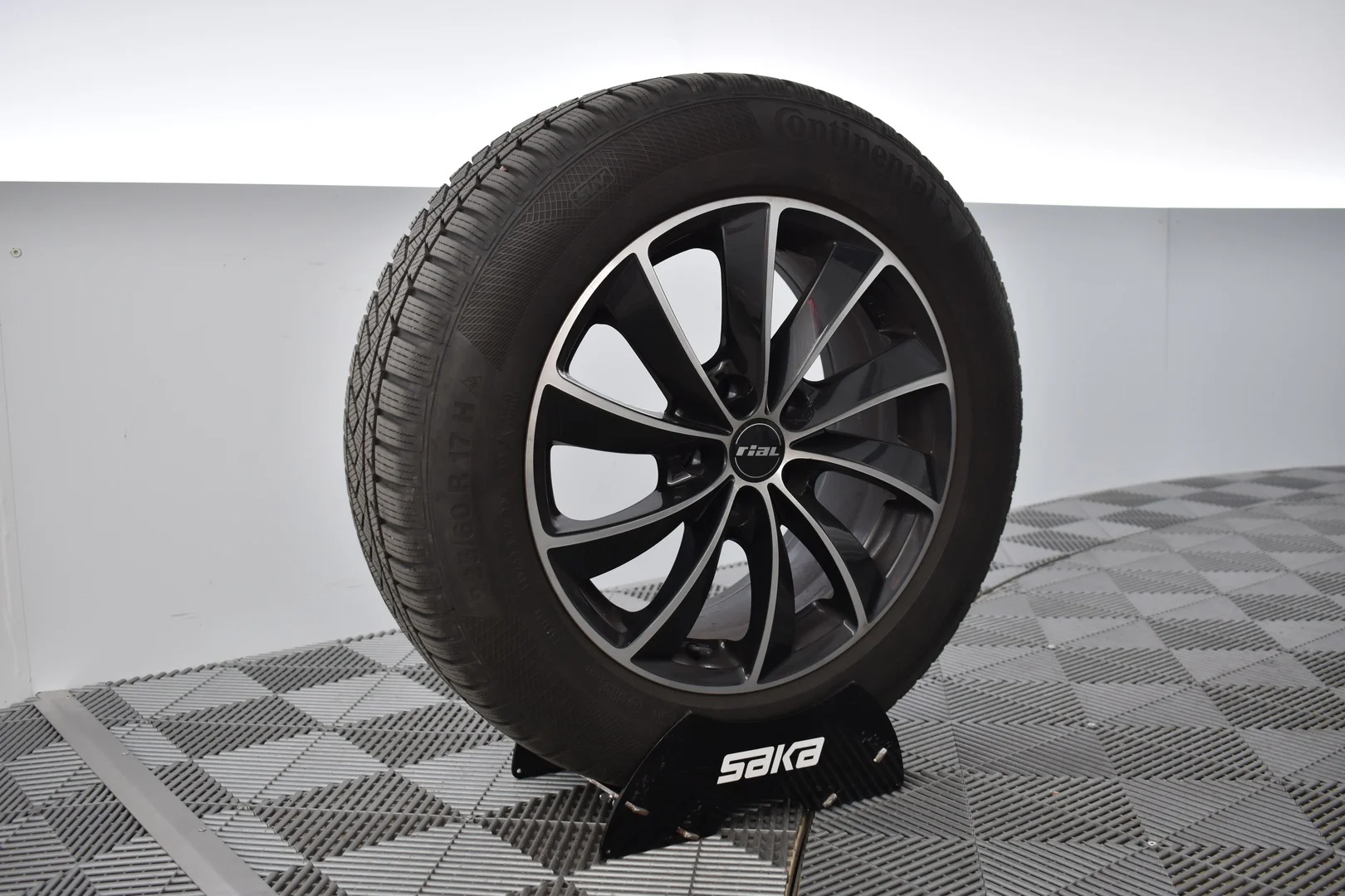 Car Image - 6WioC5F0jGmLZjrQWdCfiW