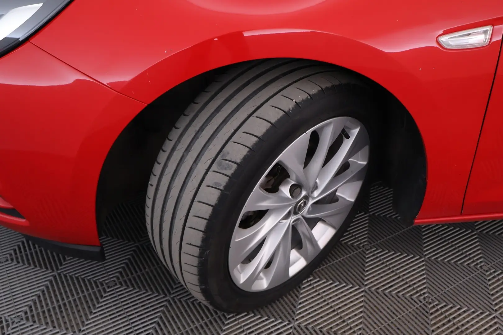 Car Image - 44WDqJX0Acq4Fl4XoEUSVr