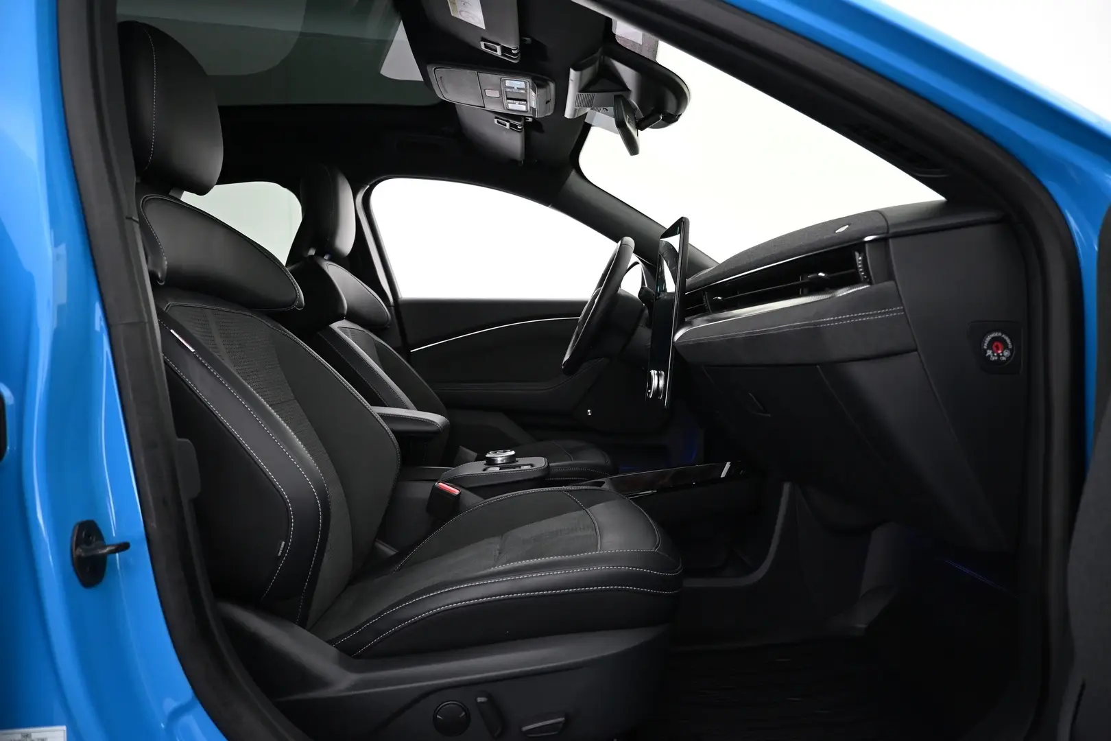 Car Image - 57UtKqmMDhd79X3igTfYys